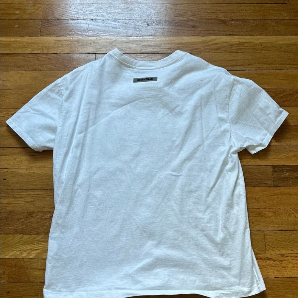 ESSENTIALS TEE